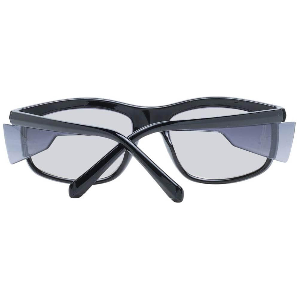 Guess black full-rim men's sunglasses with mirrored grey lenses and UV protection, featuring a plastic rectangle frame. Includes branded case.