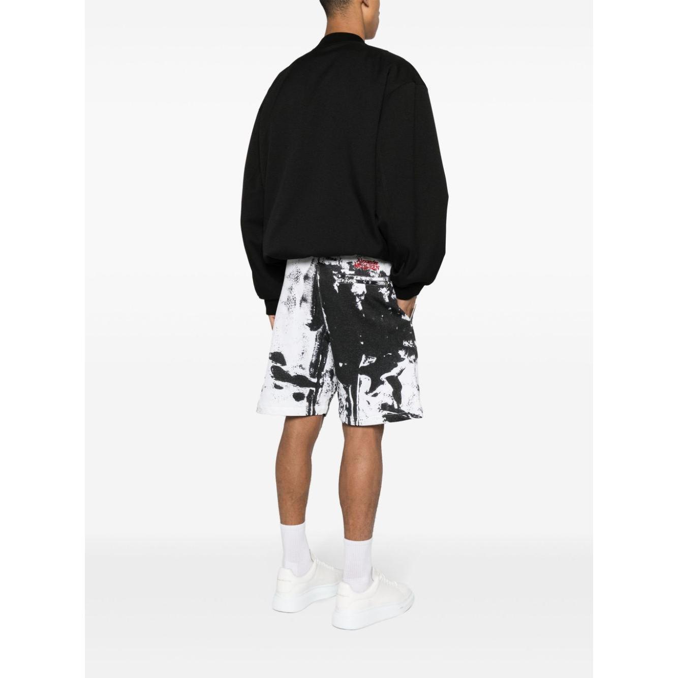 Alexander McQueen paint-splatter cotton shorts 781888QXAAW9080
