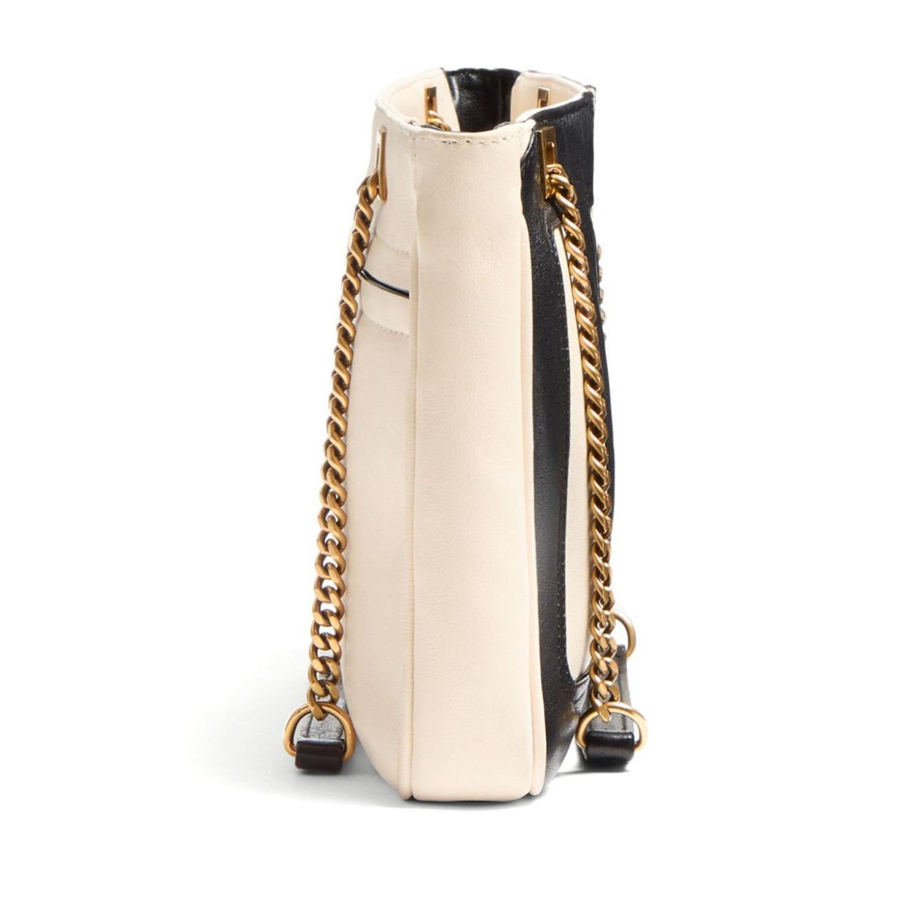 Front view with bag zipped and handles upright.