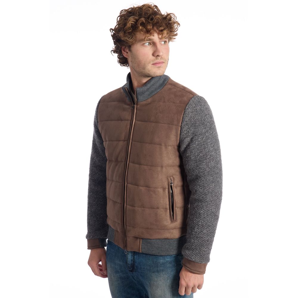 Front view with bag zipped and handles upright.