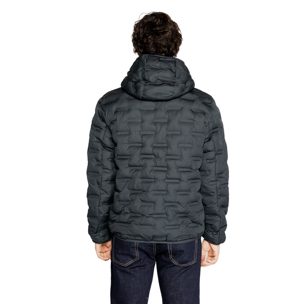 Front view with bag zipped and handles upright.