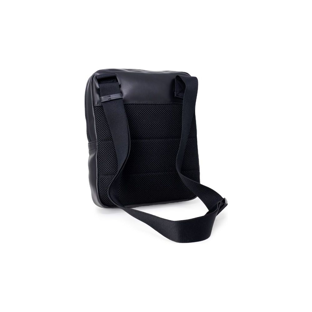 Front view with bag zipped and handles upright.