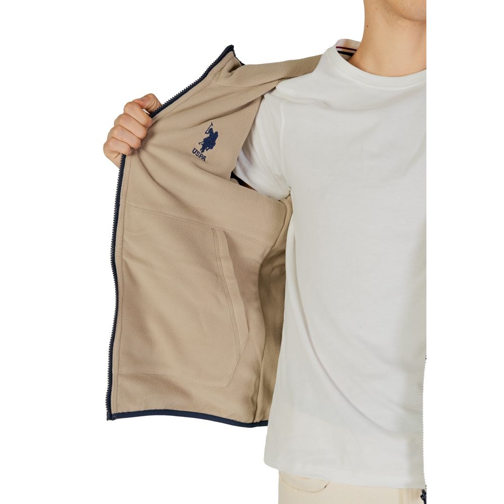 Front view with bag zipped and handles upright.