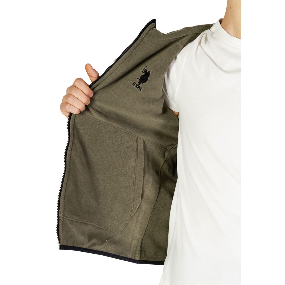 Front view with bag zipped and handles upright.