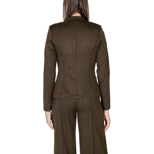 Back view of ICHI women's green polyester blazer suit for fall/winter, featuring a blend of polyester, viscose, and elastane.
