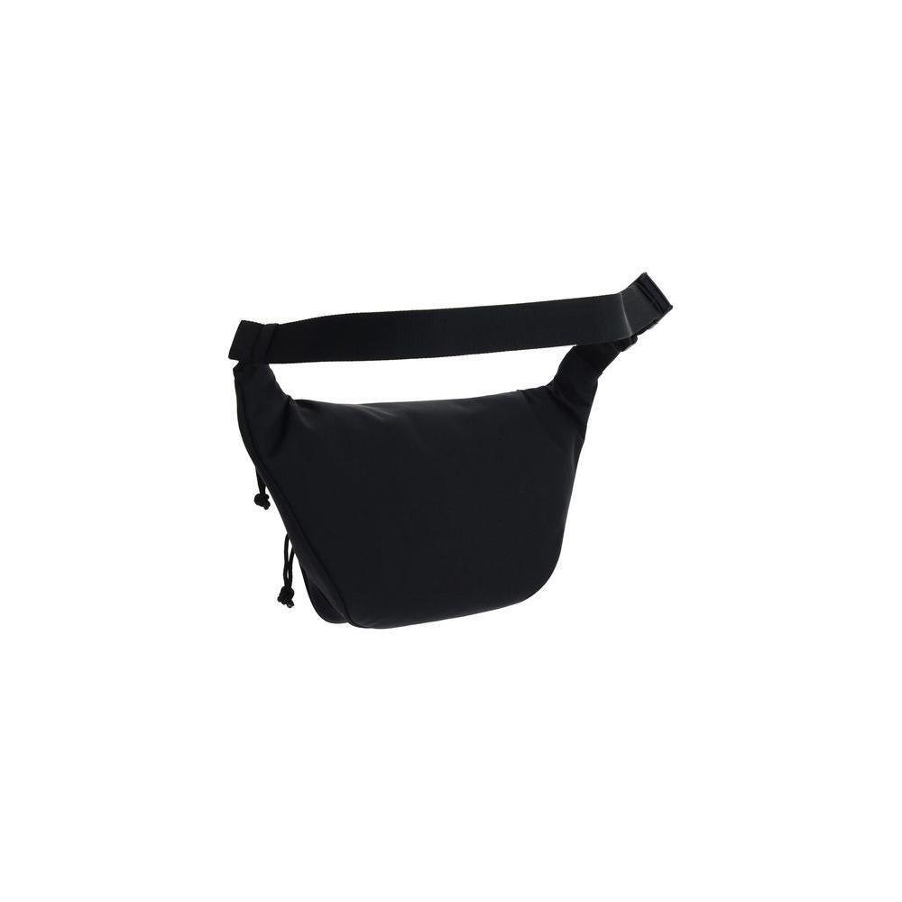 Front view with bag zipped and handles upright.
