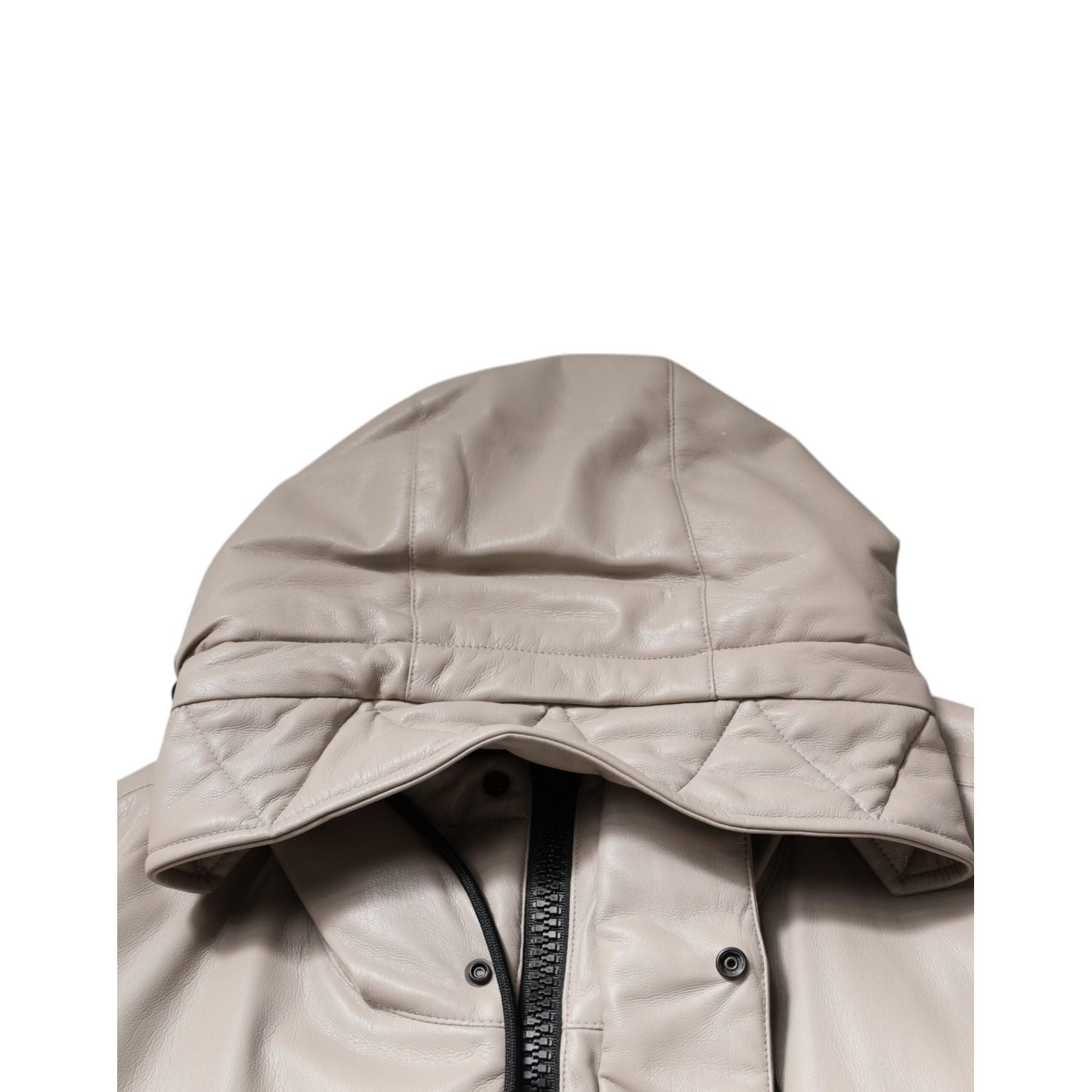 Front view with bag zipped and handles upright.