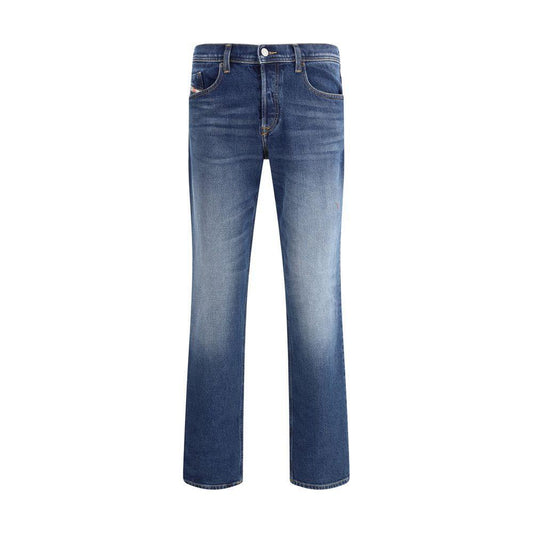 Diesel 2023 D-Finitive Jeans, straight five-pocket denim with front button closure and iconic leather patch, blue wash style.