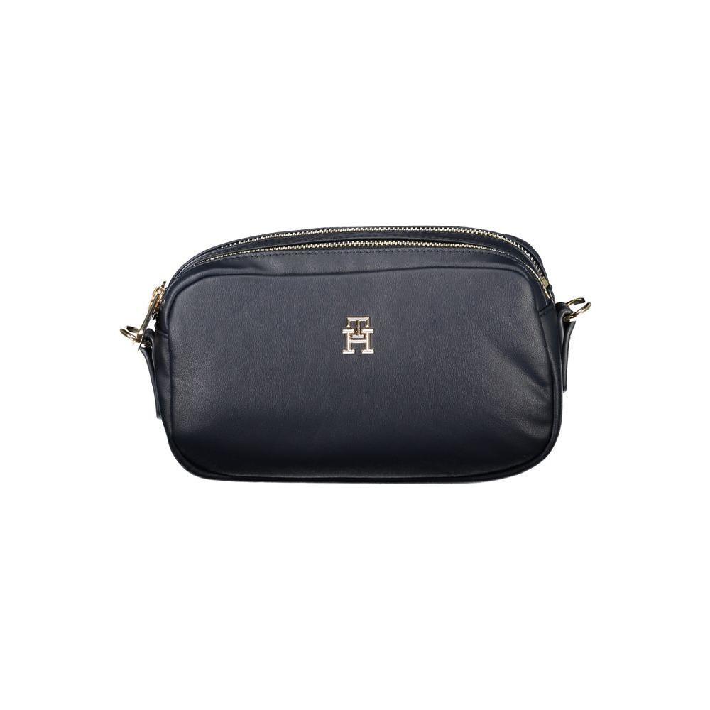 Front view with bag zipped and handles upright.