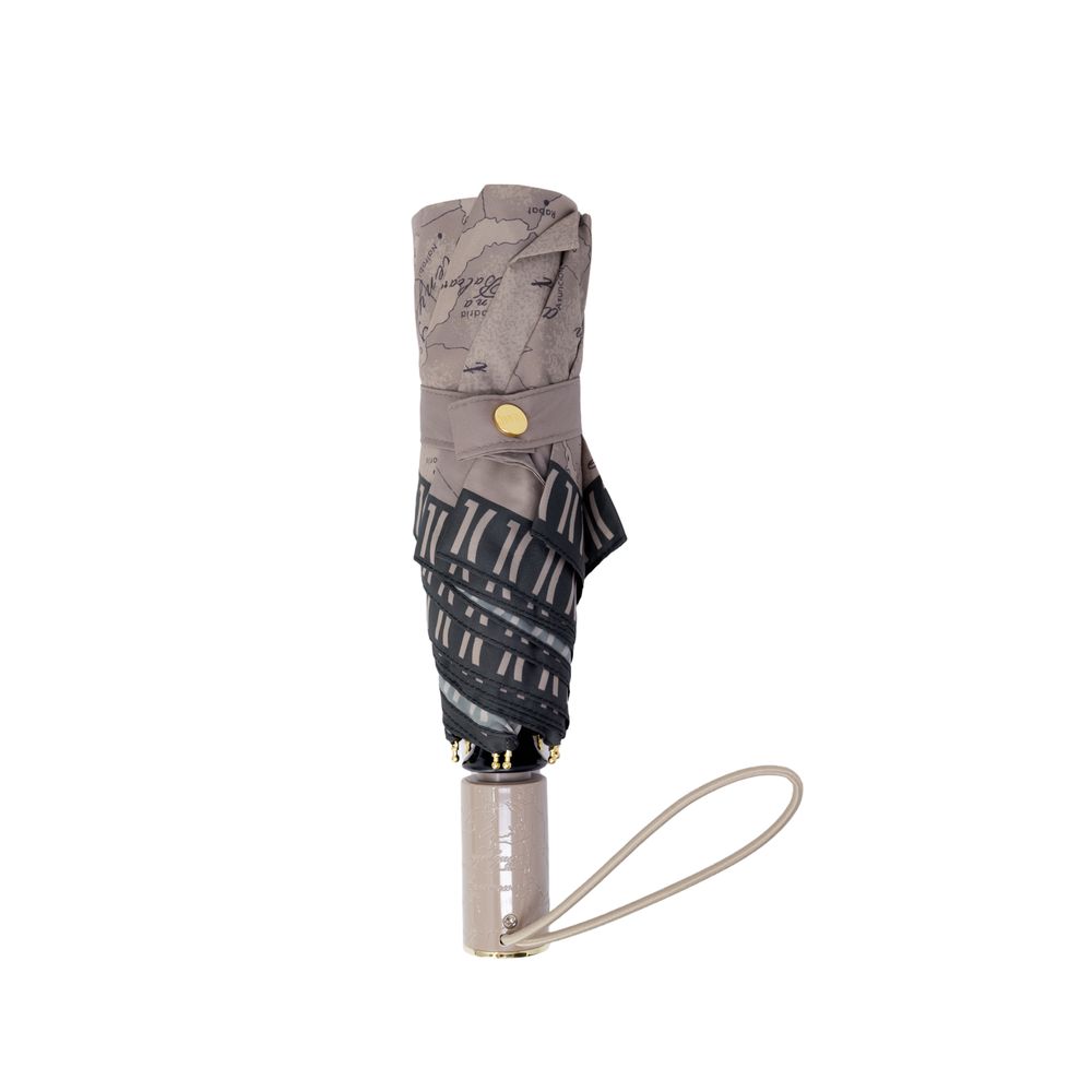 Front view with bag zipped and handles upright.