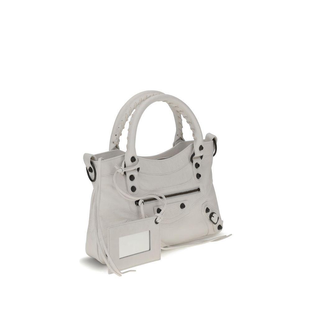 Front view with bag zipped and handles upright.