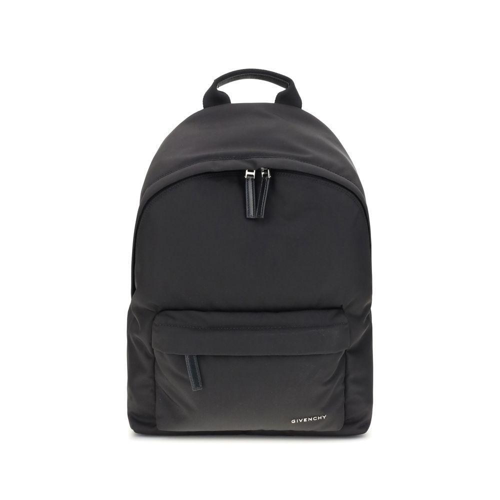Front view with bag zipped and handles upright.