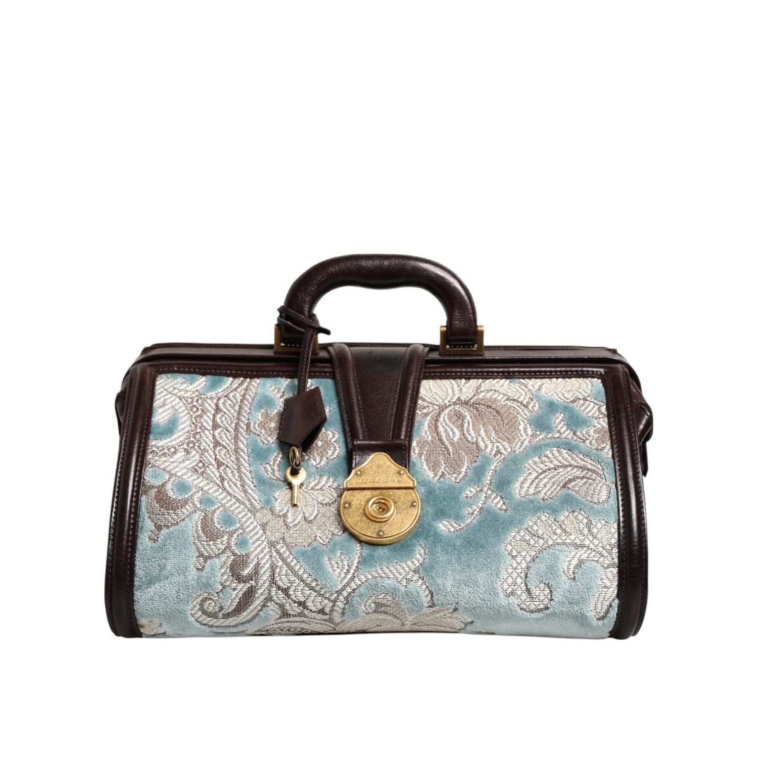 Front view with bag zipped and handles upright.