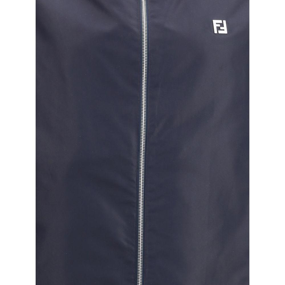 Front view with bag zipped and handles upright.