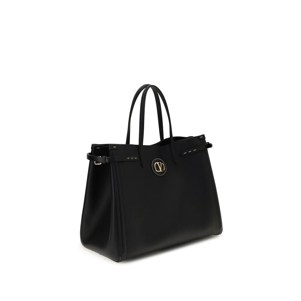 Front view with bag zipped and handles upright.
