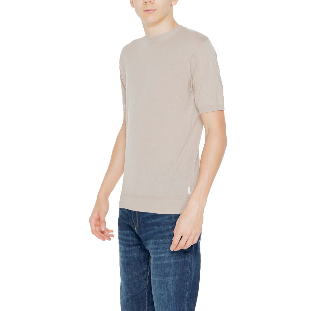 Man wearing Hamaki-Ho Beige Cotton Sweater, short-sleeved, crew neck