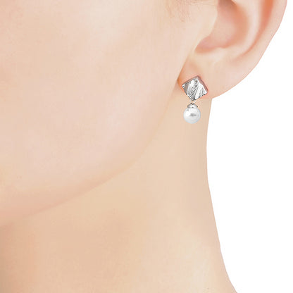 MAJORICA JEWELRY Mod. 15480.01.2.000.010.1 elegant pearl earring on ear