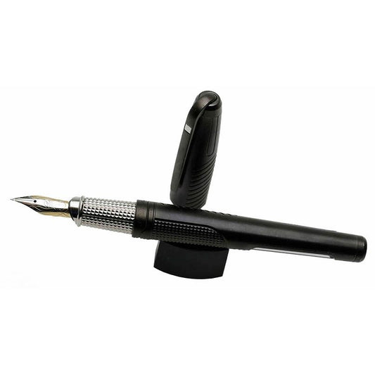 PENNE S-T- DUPONT MOD. 481007 luxury fountain pen displayed with cap off